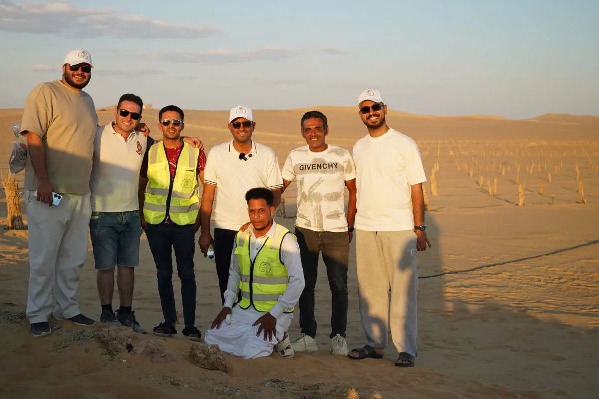 فريق بشاير النخيل في موقع الزراعة بسيوة